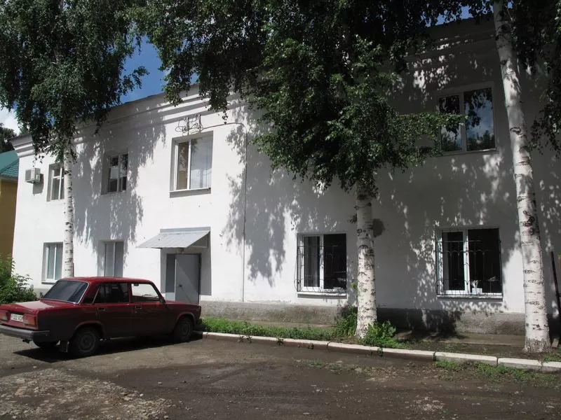 Административное здание с гаражами в центре Усть-Каменогорска 2