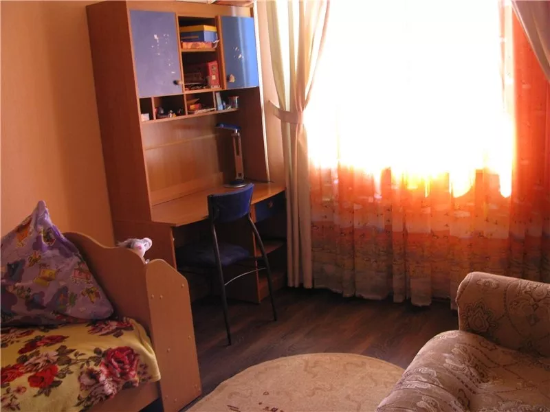 Продам 2-комнатную квартиру на Карбышева 3