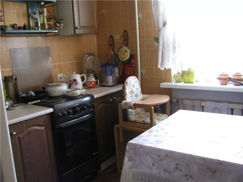 Продам 2-комнатную квартиру на Карбышева 4